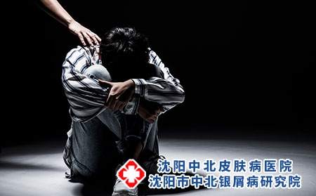 攝圖網_501049946_壓力男性（企業商用）情緒