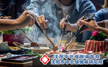 攝圖網(wǎng)_501102064_火鍋美食青年聚會(huì)（企業(yè)商用）飲食