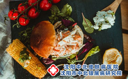 4 (39)飲食