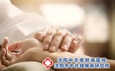 攝圖網(wǎng)_401809302_中醫(yī)把脈（企業(yè)商用）