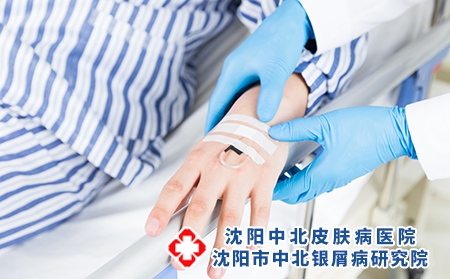 攝圖網_501193938_醫療打針輸液（企業商用）