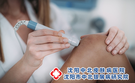 攝圖網_306769925_激光治療物理病人和r膝蓋（企業商用）